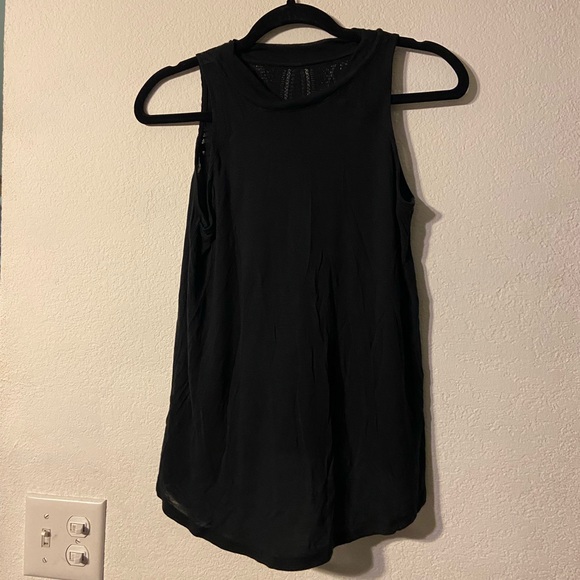 ALO Yoga Tops - Alo Yoga Athletic Top